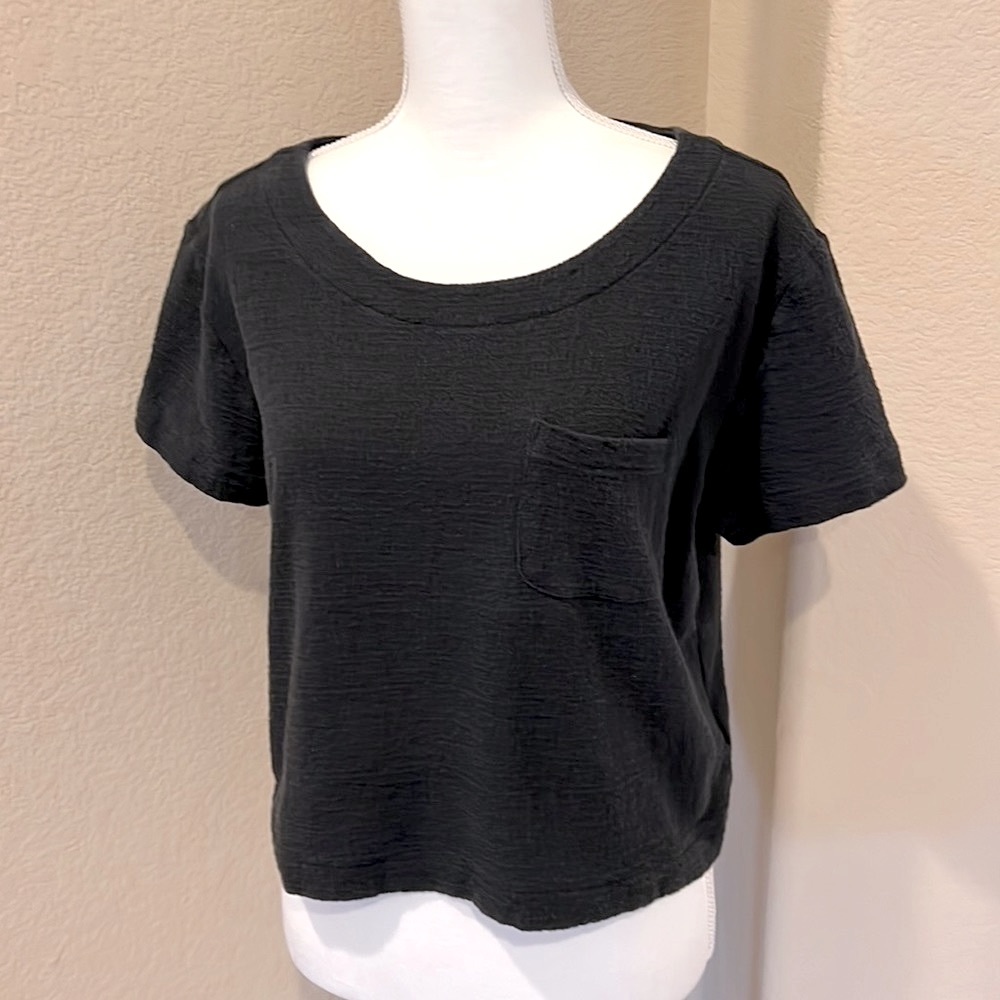 GAP Washed Black Textured Cropped Short Sleeve Top with Pocket